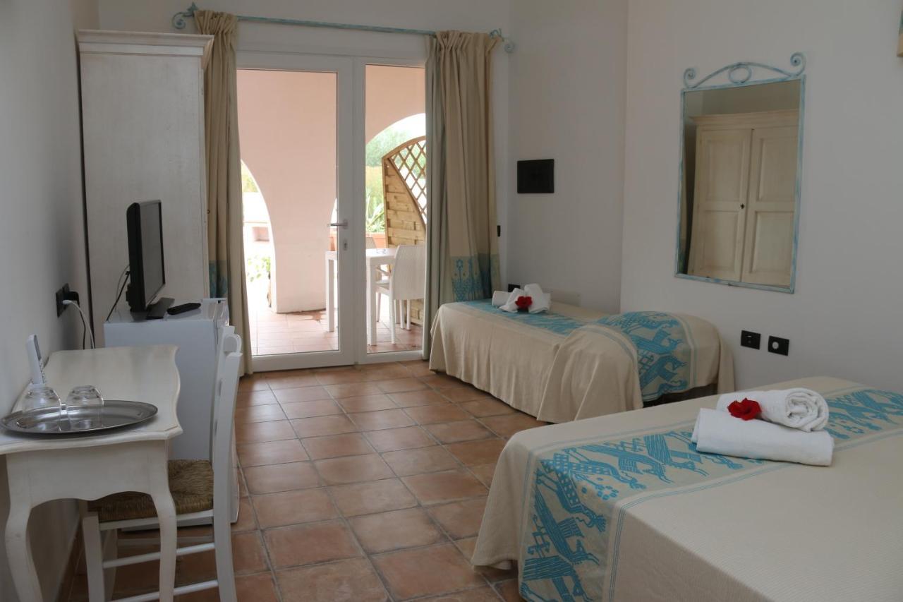 Hotel Altura Villasimius Esterno foto